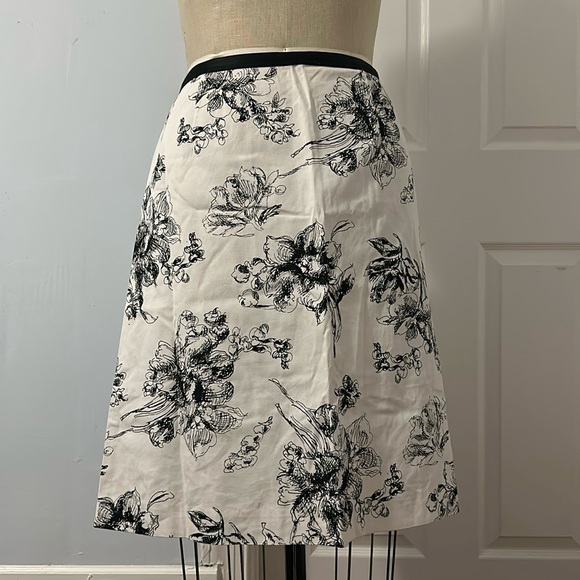 Eddie Bauer Dresses & Skirts - Eddie Bauer Flower Print Skirt
